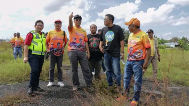 Gubernur NTB, Zulkieflimansyah meninjau lokasi pembangunan sirkuit MXGP Samota