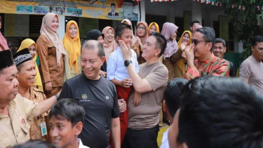 Kapolda Riau dan Danrem 031/Wirabima mendatangi SDN dalam rangka Hardiknas