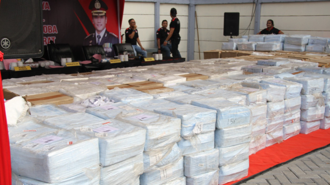 Polisi amankan 37,4 juta obat keras tramadol dan hexymer