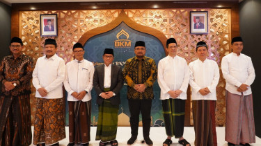 Menag, Yaqut Cholil Qoumas mengukuhkan pengurus BKM periode 2022 – 2026