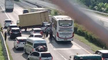 Tabrakan Beruntun Libatkan 7 Kendaraan di Tol Palikanci KM 193
