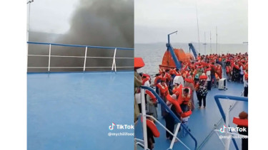 Detik-detik Kapal KMP Royce 1 terbakar