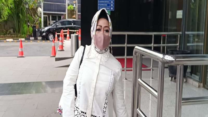 Kadinkes Lampung Reihana tiba di KPK