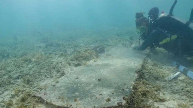 Rumah Sakit dan Kuburan di Bawah Laut