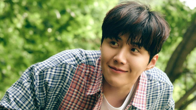 Kim Seon Ho.