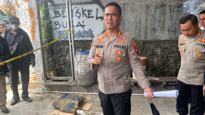 Kapolrestabes Semarang, Kombes Pol Irwan Anwar olah TKP mayat dicor 