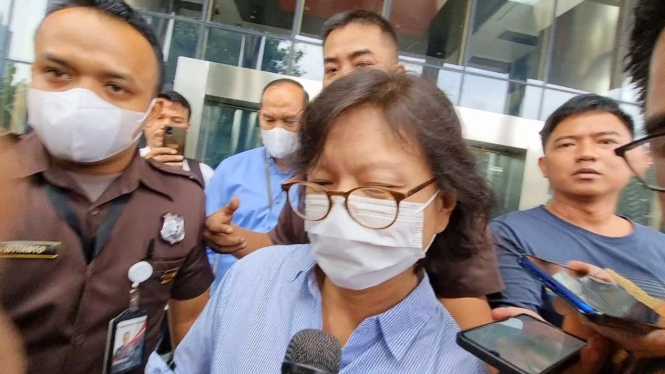 Pengusaha yang juga seorang Youtuber Grace Tahir usai diperiksa KPK