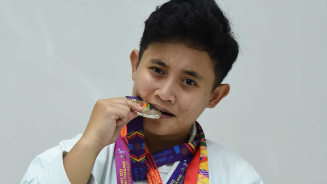Emilia Sri Hanandyta, Mahasiswi Universitas Mercu Buana (UMB)