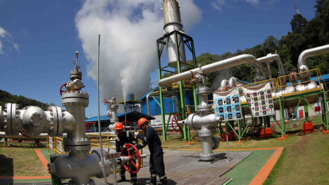PLTP Ulumbu yang dikelola PLN Indonesia Power.