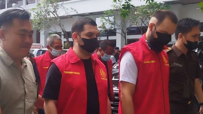 Dua WNA tersangka kasus suap pembuatan KTP Indonesia
