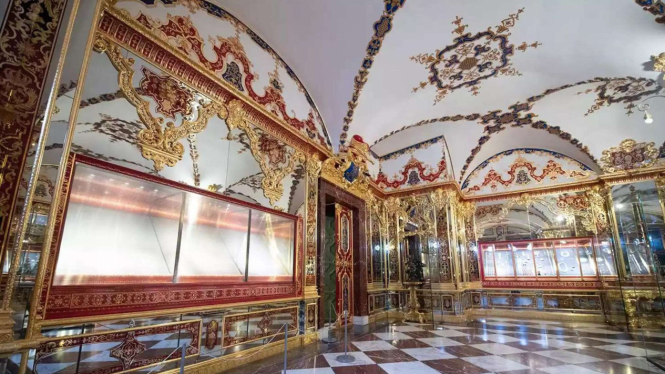 Brankas tempat perhiasan dicuri