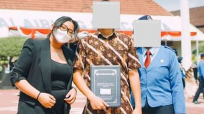 Trisha Eungelica dampingi kelulusan adiknya Tribrata Putra dari Taruna Nusantara
