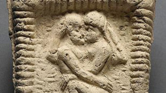 First Kissing Took Place in Mesopotamia Era 4,500 Years Ago