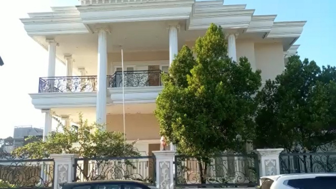 Rumah keluarga Johnny G Plate di Reok, Manggarai, NTT