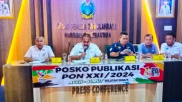 Kadispora Sumut bersama Ketua Harian Aero Sport Sumut Letkol Dr Ahmad Rusly P.
