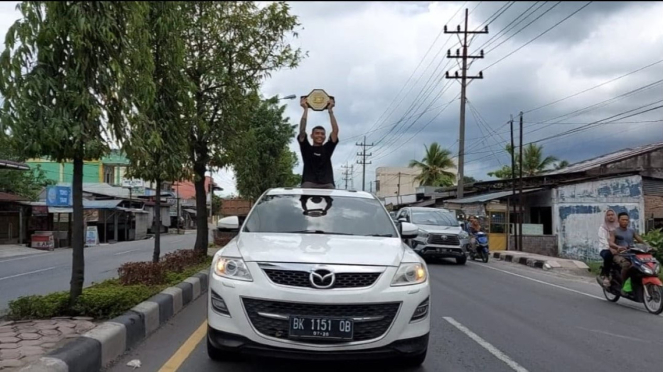 Rustam Hutajulu Juara Nasional One Pride MMA Diarak Keliling Kota Tebing Tinggi