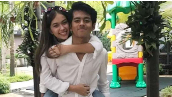 Rizky Pahlevi dan Rebecca Klopper