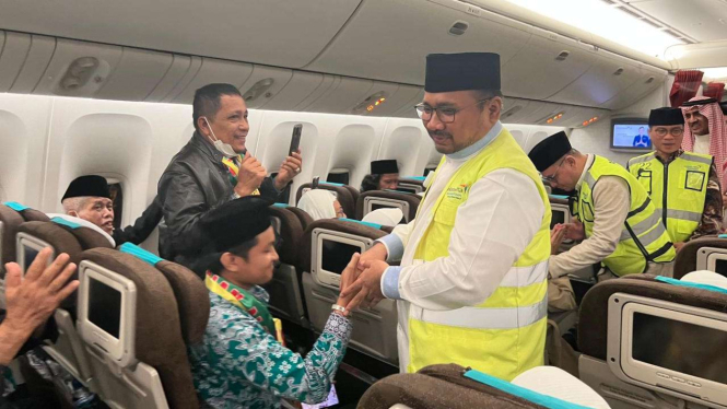 Menag Yaqut Cholil lepas keberangkatan jemaah haji 1444 H/2023 M kloter pertama