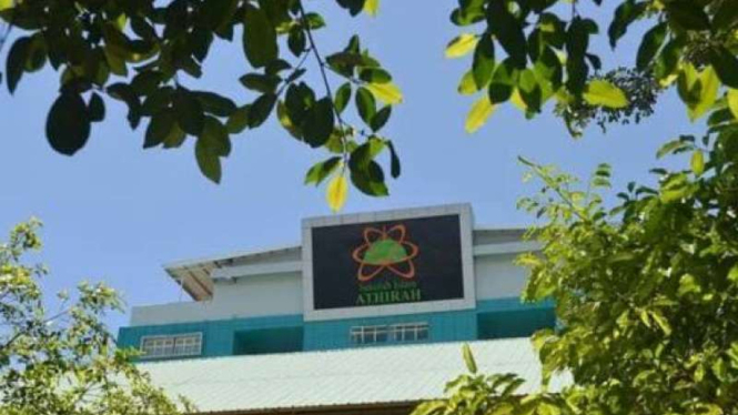 Sekolah Islam Athirah Makassar.
