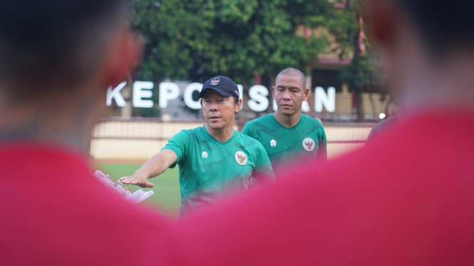 Nova Arianto dan Shin Tae-yong