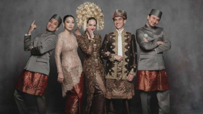 Pernikahan Enzy Storia-Maulana Kasetra