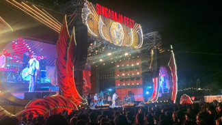 Kangen Band Sukses Ajak Penonton Singaraja Fest Nostalgia, Karaoke Bersama