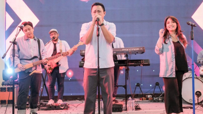 Penampilan aksi panggung HIVI! di Selalu Bersamamu Concert