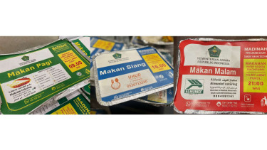 Makanan disiapkan untuk jemaah haji di Madinah