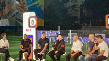 Roberto Carlos bersama dengan Eric Abidal, Sebastian Veron, Marco Materazzi 