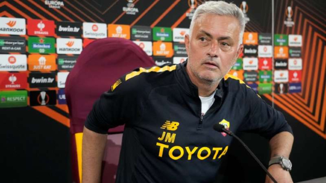 Pelatih AS Roma Jose Mourinho
