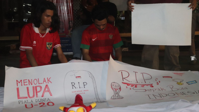 Suporter bola gelar nobar 'Menolak Lupa' Piala Dunia U20