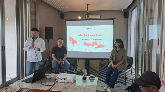Cut Nany dan Reky Hartono dari RedDoorz Indonesia
