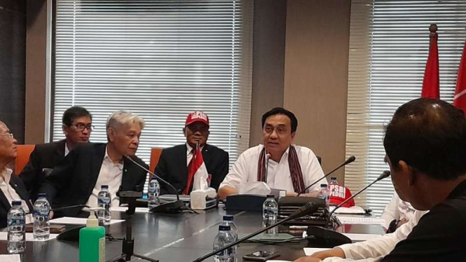Politikus PDIP Effendi Simbolon.