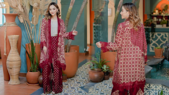 Koleksi Kinnas Batik. 
