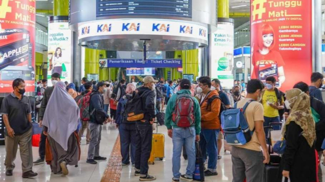 Penumpang Kereta Api saat Libur Panjang