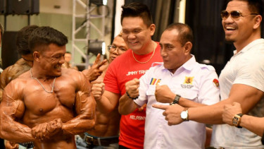 Gubernur Sumatera Utara, Edy Rahmayadi bersama atlet binaraga