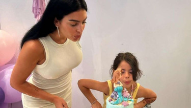 Kekasih Cristiano Ronaldo, Georgina Rodriguez bersama Eva yang berulang tahun