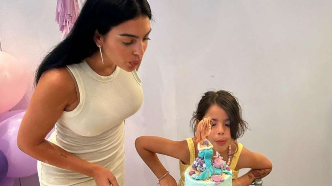 Kekasih Cristiano Ronaldo, Georgina Rodriguez bersama Eva yang berulang tahun