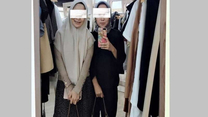 Si Kembar Rihana dan Rihani pelaku penipuan reseller Iphone