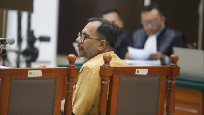 Haris Azhar menjalani sidang perdana di PN Jakarta Timur