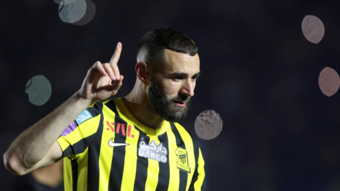 Karim Benzema diperkenalkan ke suporter Al Ittihad
