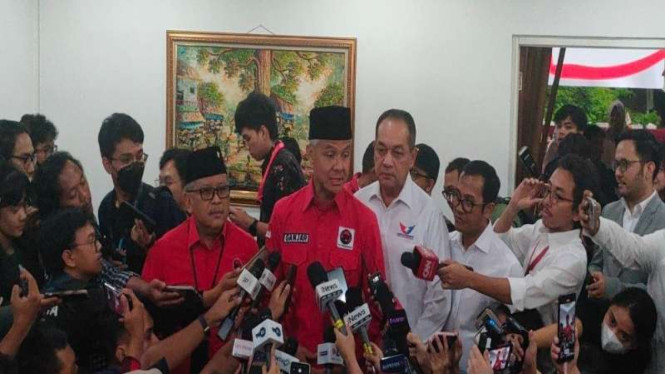 Ganjar Pranowo di kantor PDIP.