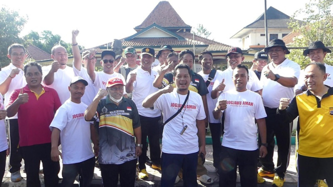 Kapolda DIY Irjen Pol Suwondo Nainggolan bersama PSHT dan Brajamusti