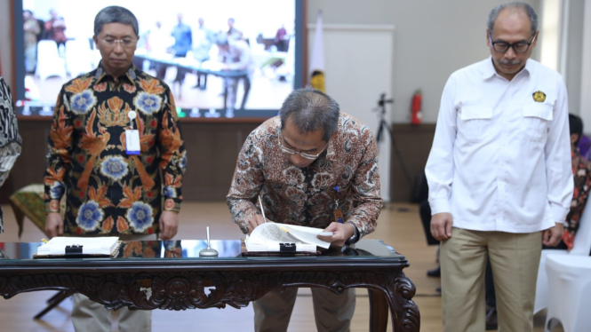 PT Pertamina East Natuna resmi mengelola Wilayah Kerja (WK) East Natuna, melalui penandatanganan Kontrak Kerja Sama (KKS) yang dilakukan oleh Direktur PT Pertamina East Natuna, Wisnu Hindadari, dan  Kepala SKK Migas, Dwi Soetjipto.