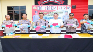 Kapolres Tebing Tinggi, AKBP Andreas Luhut Jaya saat merilis kasus pembunuhan