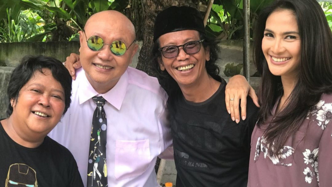 Suty Karno, Koh Ahong, Mandra dan Maudy Koesnaedi.
