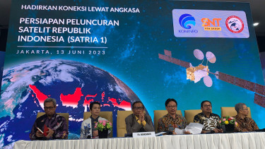 Konferensi pers persiapan peluncuran Satelit Satria-1.
