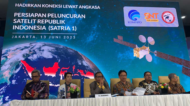 Konferensi pers persiapan peluncuran Satelit Satria-1.