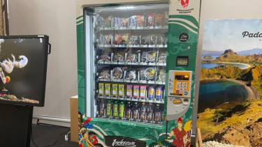 Mesin jual otomatis yang menjajakan produk halal asli Indonesia hadir di Tokyo, 