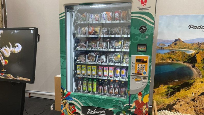 Mesin jual otomatis yang menjajakan produk halal asli Indonesia hadir di Tokyo, 